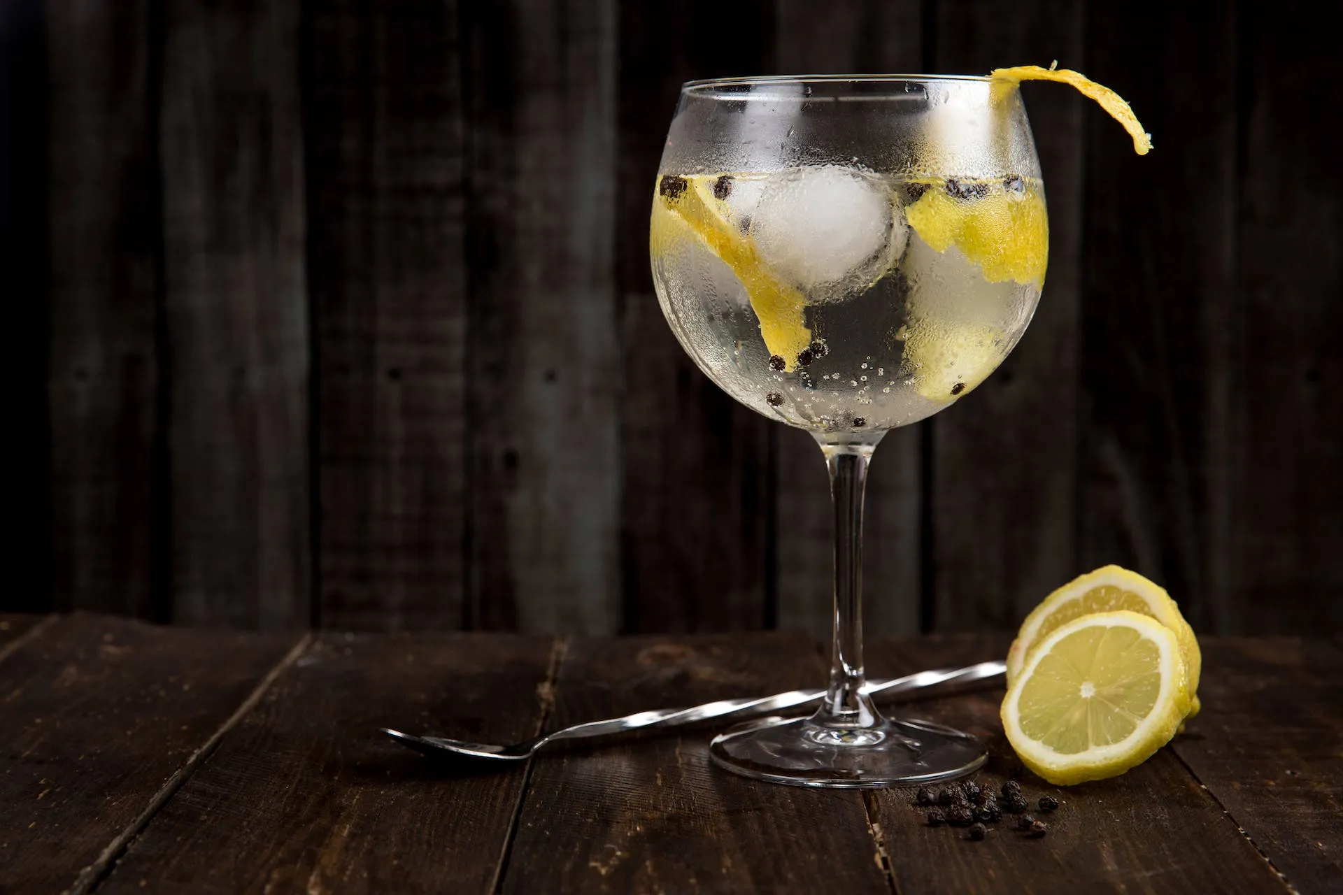 gin tonic con limon